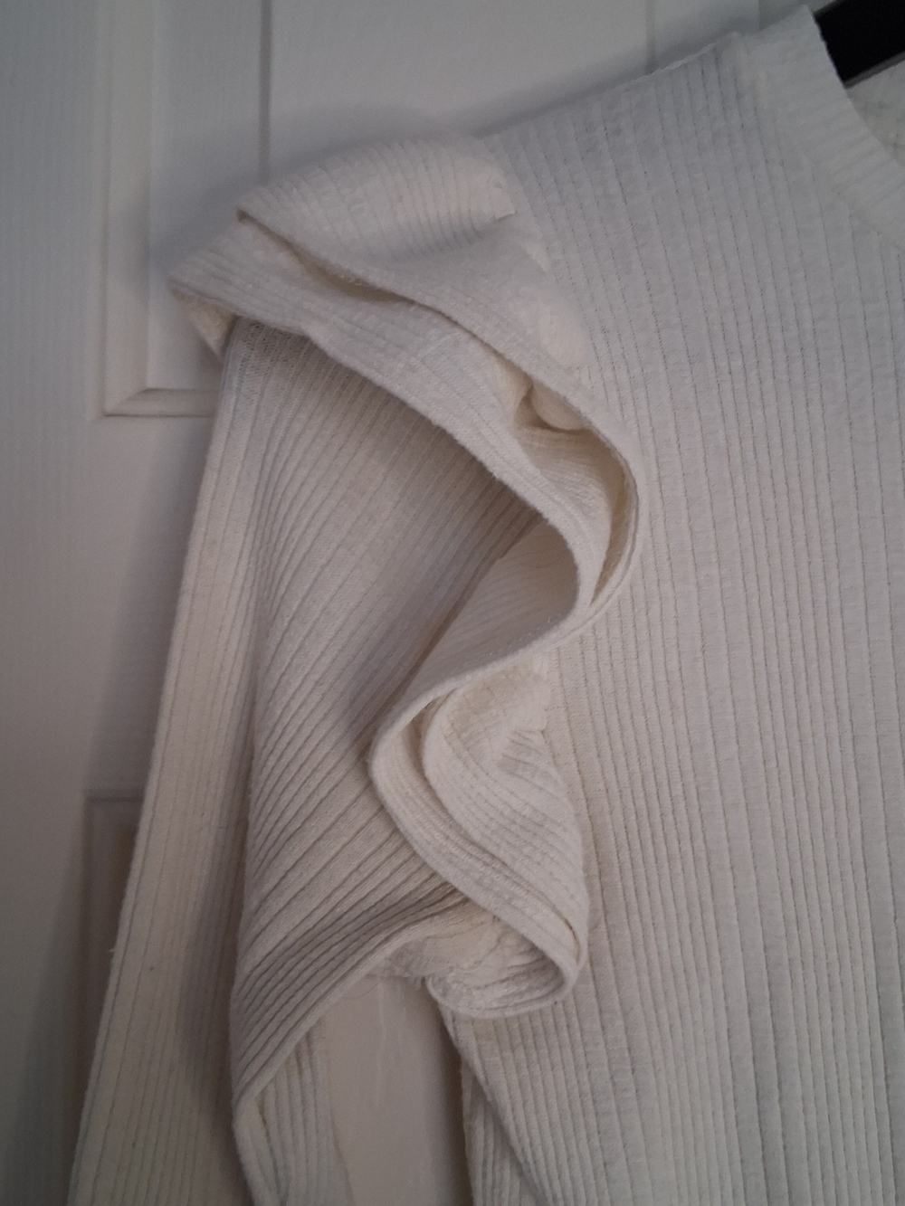 Zara Cream Ruffle Shoulder Rib Knit Long Sleeve Top Small - Picture 4 of 7